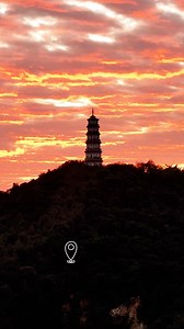📍Gaoyao District, Zhaoqing, Guangdong Golden dawn melts through the clouds, bathing the ancient pagoda in light. Mountains rest beneath a veil of mist. The city stirs from slumber. At daybreak, all is reborn. With steady steps, it moves toward the light. https://www.newsgd.com/node_d36b0ef83f/0e5a9123be.shtml | The South