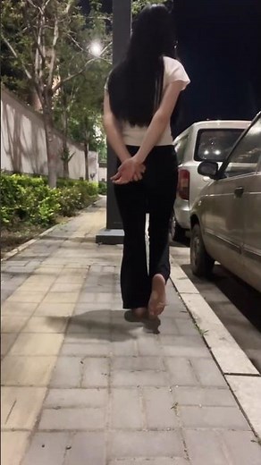 A Japanese girl poses barefoot for the camera #feet #barefoot #sweatfeet