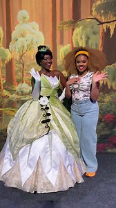 Dream duo! 👑💚 Dara Renee is the newest DREAMbassador for Disney Dreamers Academy, where she will be a mentor and advocate for the students. #DDAdisney Don’t miss Dara in the new Disney Descendants: The Rise of Red, a Disney Original Movie, on July 12th on Disney . | Disney Princess