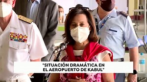 La ministra de Defensa se emociona al describir la "situación dramática" de la evacuación de Afganistán