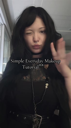 Simple Everyday Goth Makeup Tutorial