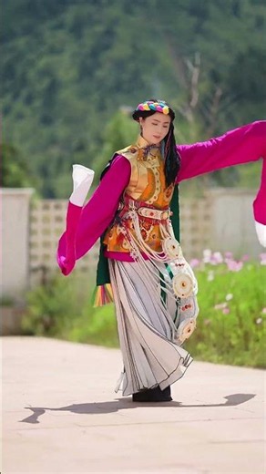 Yongji, the Tibetan dance goddess, graceful Tibetan dance