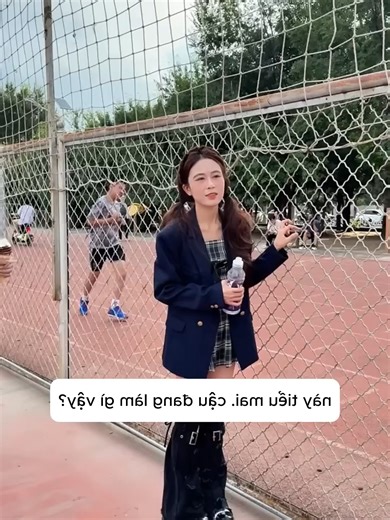 Tiểu Mai Bị Tiểu Tam Bôi Kem Lên Người