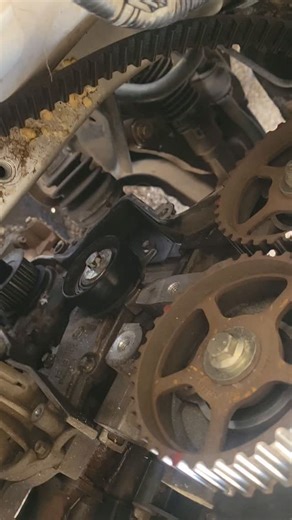 #Mourad Mécano on Instagram: "Courroie distribution ford fiesta essence"