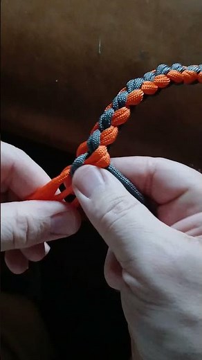Making a paracord shepherd's sling using an 8 strand round braid.