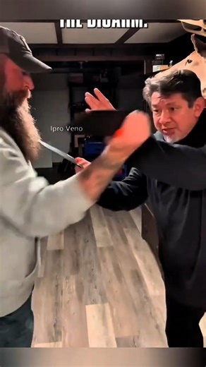 Self-Defense Techniques with a Knife#How to use a knife for self-defense.