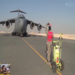 Unloading AH-64 Apache Helicopters from C-17 Globemaster III | Extreme Machines