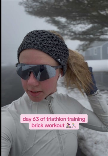 day 63 of triathlon training was a brick workout: recovery ride recovery run. it was super foggy outside but felt sooo good to have my feet on the pavement 🏃🏼‍♀️ #TriathlonTraining #BrickWorkout #TrainingJourney #ConsistencyOverPerfection