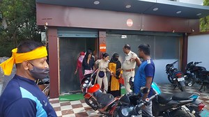 Patna Crime: Sex Racket In Bihata Hotel Busted By Police, Over 2 Dozen Women & Men Caught In Compromising Position (WATCH)