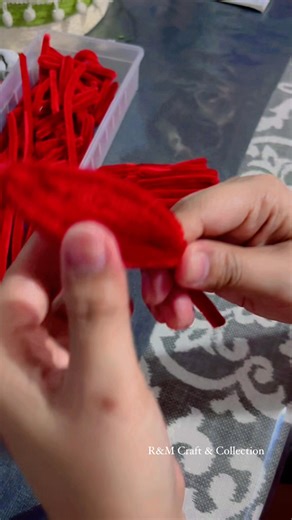 How to make Tulips using Fuzzywire🌹 #tutorial #tulips #fuzzywireflower #reelschallenge #viralreelsfacebook #handmadewithlove R&M Craft & Collection | R&M Craft & Collection