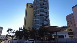 In diesem Video zeige ich Euch ein paar Impressionen von unserem Aufenthalt im Hilton Windhoek. Das Hotel war unsere letzte Unterkunft von unserem Namibia Urlaub 2021. Dieses mal ohne Moderation. Viel Spaß beim gucken. | Besser Urlauben