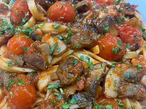 “FETTUCCINE ALLA BOSCAIOLA” – An Classic Italian Dish from Central Italy