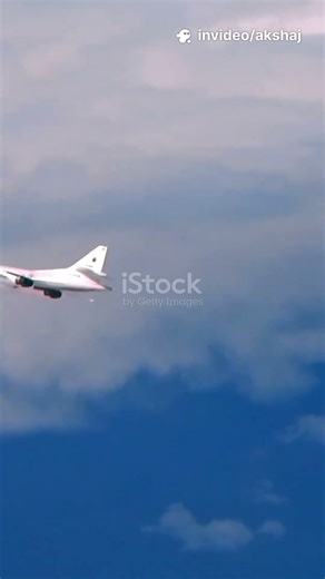 Why Planes Tilt to Turn ✈️ #history #airplane #facts