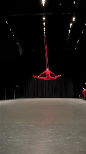 Neck hang on the aerial straps