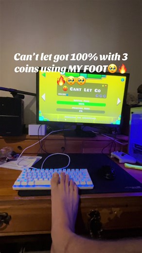 Mastering Geometry Dash: 100% Completion with Feet