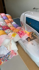 Prepare to be captivated by this stunning puff quilt! The soft texture and incredible coziness are simply magical. What do you think of this beautiful design? #PuffQuilt #QuiltingLove #HandmadeWithLove #CozyQuilts #QuiltingProject #DIYCrafts #TextileArt #QuiltersOfInstagram #CreativeQuilting #QuiltInspiration | Barbara T. Laclair | Facebook