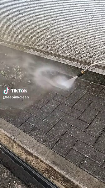 #pressurewashing #jetwashing #satisfyingcleans #cleantok #blowthisup