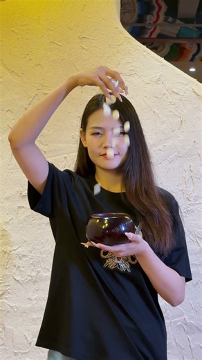 From China, silk material as precious as gold, each with unique patterns!