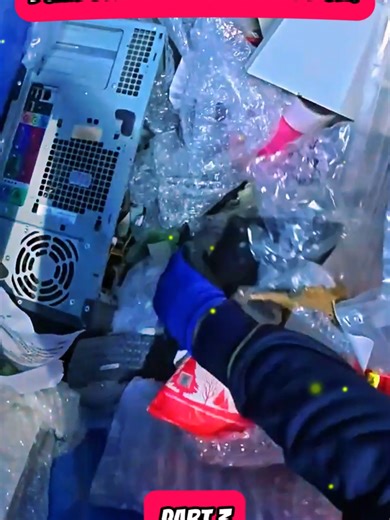 PART 3 INSANE CHRISTMAS DUMPSTER DIVING JACKPOT UK!#DUMPSTERDIVING #DUMPSTERDIVER #RECYCLING #CHARITY #FRUGAL #climatechange #environment #foryoupage❤️❤️ #viralvideos #FOUND #WASTE