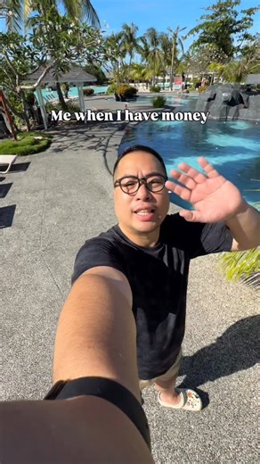 YOLO. 😂✌🏼 —— For hotel and travel needs, make sure to use 𝑬𝑨𝑻𝑺𝑲𝑳𝑶𝑶𝑲 for Klook bookings and 𝑬𝑨𝑻𝑺𝑨𝑮𝑶𝑫𝑨 for Agoda hogel bookings and 𝑨𝑮𝑶𝑫𝑨𝑬𝑨𝑻𝑺 for Agoda activity bookings! 😉 #MeWhenIHaveMoney | Eatsplorations