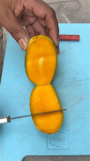 Mango Cutting Skills 🤣#fruit #youtubeshorts #cuttingskills