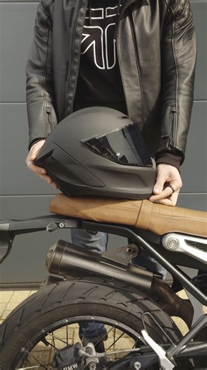 1.4M views · 10K reactions | See the road in panorama.  Featuring a best-in-class peripheral 215° Field of View that gives you unmatched vision on the road and an all new toolless mechanism to make visor changes effortless. The icing on the cake? The Pinlock 120XLT included in the box with every EOX helmet.  Find out more: https://www.ruroc.com/eox | Ruroc | Facebook