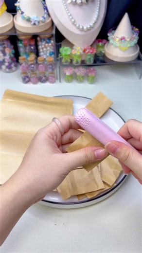 Chọn túi giấy hay túi ni-lông? Quyết định khó khăn!