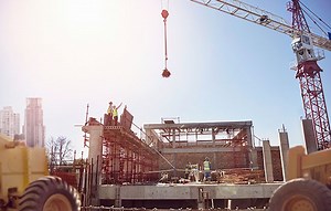 Contractor's Equipment: Rent, Buy, Borrow or Refurbish? | Travelers Insurance