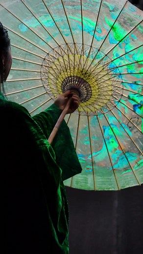 760K views · 10K reactions | Crafting a traditional chinese oil-paper umbrella | A masterpiece of history | Incredible Utilities | Facebook