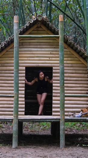 No Time Left! I Had to Finish My Bamboo Cabin #bushcraft #survival