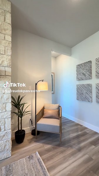 This builder has homes starting at $499,990 in Schertz, Texas, just off IH-35. With six floor plans ranging from 3–5 bedrooms, a 3.75% rate (4.542% APR) for the first five years, and a selection of move-in-ready homes, you could be settling into your new place sooner than you think. Located near top-rated schools and offering a short commute to Randolph Air Force Base and New Braunfels, this community is designed for comfort, convenience, and everyday living. Ready to tour or learn more? Send me