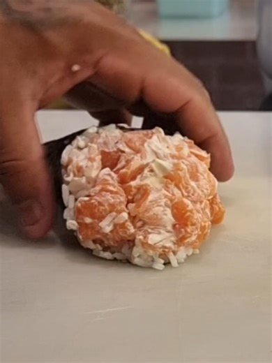 Temaki de Salmão Fácil e Rápido