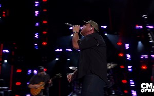 Luke Combs 最新高清现场精彩演绎热单《The Kind Of Love We Make》(LIVE At CMA Fest 2022)