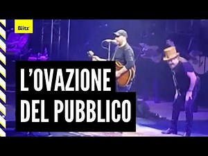 Checco Zalone​ ruba la scena a Zucchero e intona "Angela"