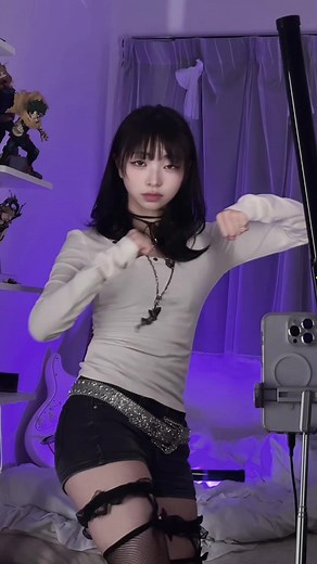 澤村光彩の多彩な動画やグッズ