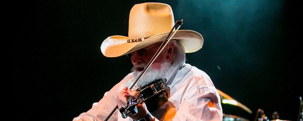 7 Legendary Fiddle Players Who Redefined Music Genres