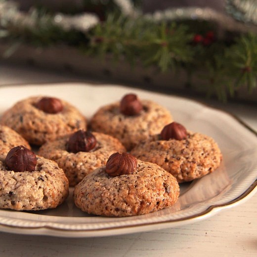 Chewy German Hazelnut Macaroons - Nussmakronen