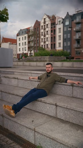 Wracamy do Elbląga! Bulwar Zygmunta Augusta udowadnia, że czasem wystarczy tylko kawa, dobra pogoda i ładny widok. No dobra – i ktoś, kto zrobi Ci fotę. | Focus Hotels