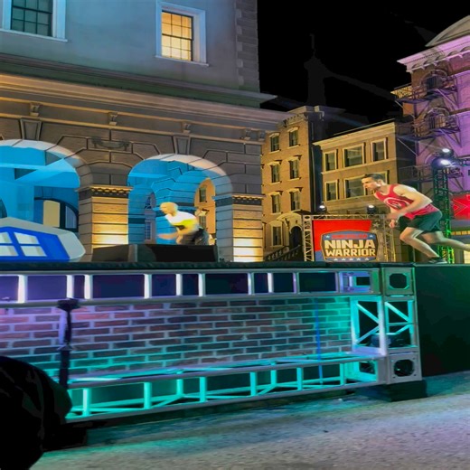 David Campbell and Sean Bryan face off on the course 🏃‍♂️‍➡️ 🏁 🏃‍♂️ | Ninja Warrior