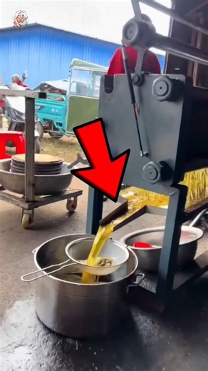 Why China Still Uses This 1,000-Year-Old Oil Method? 😱 #shorts