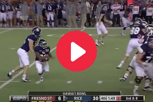 4-Foot-9 Running Back Became the Shortest Ever (Then Got Rocked)