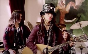 Nostalgija 90-ih: Hitovi koji su obilježili deceniju muzičkih čuda