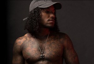 PRESS PLAY: Lloyd Is Keeping It Sexy For The Summer With His New Single, 'Caramel' | Essence