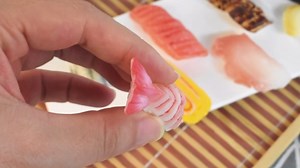 HUIANER Fake Sushi 8Pcs Artificial Food Realistic Onigiri Dessert Simulation Sushi Model Food for Display Props Model Rice Roll Decoration