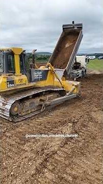 Komatsu D65 bulldozer at work pushing out loads. #shorts #bulldozer #heavyequipment #komatsu #dozer