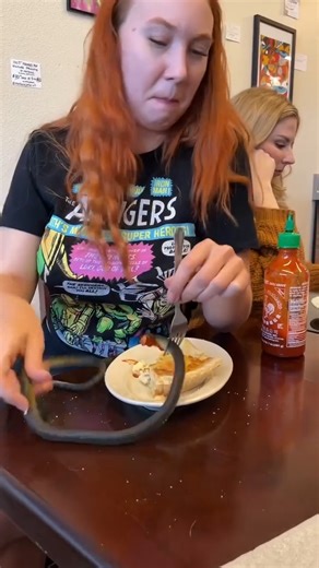 She screamed soo loud in the restaurant 😱 🎬 This video was produced by Network Media and Juliette Electrique | Las Vegas Actor Showcase