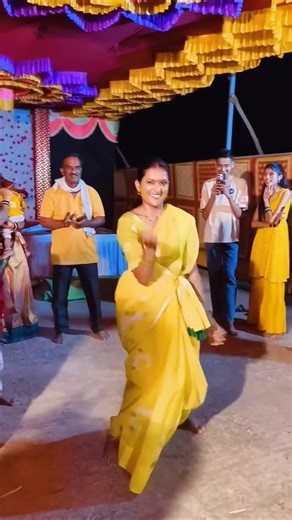 हलदी मधला तुफानी डान्स 💕🔥🥰 Marathi wedding video #dance #love #wedding Maharashtra Vicky vahane