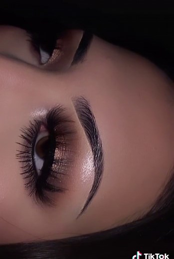 I love simple brown eyeshadow looks 🤎 tutorial is posted right before this video ✨