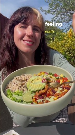 Save this post 💌 for your next colourful, feel-good lunch!
