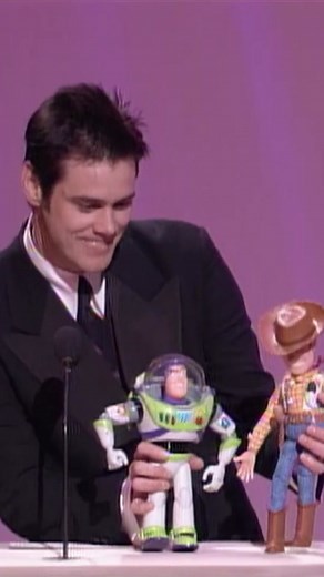 Please never change Jim Carrey. Jim Carrey before presenting John Toll the Oscar for Cinematography for 'Braveheart' at the 68th Academy Awards in 1996. #jimcarrey #toystory #oscars #academyawards #comedy